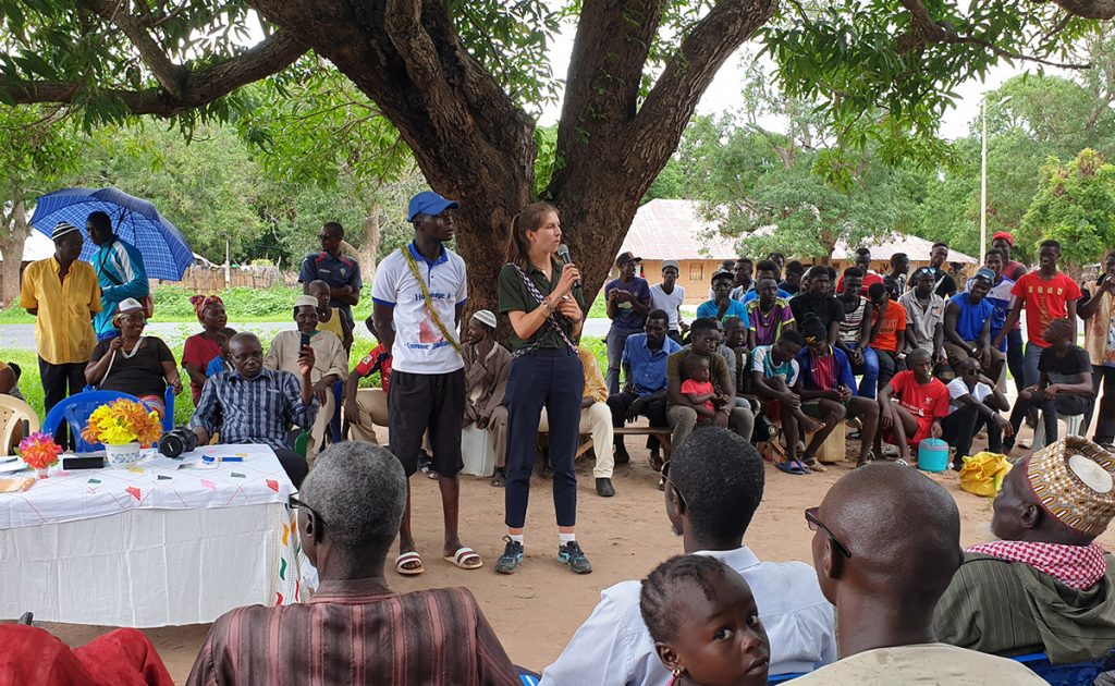 Auriane Buridard présente le programme Sport & Développement à Diabir en Casamance